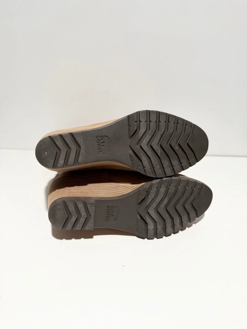 New Sorel‎ After Hours Mid Top Waterproof Beach Tan Suede Boot NL-2563-213